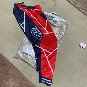 New size 30 men’s TroyLee designs Motocross gear pants